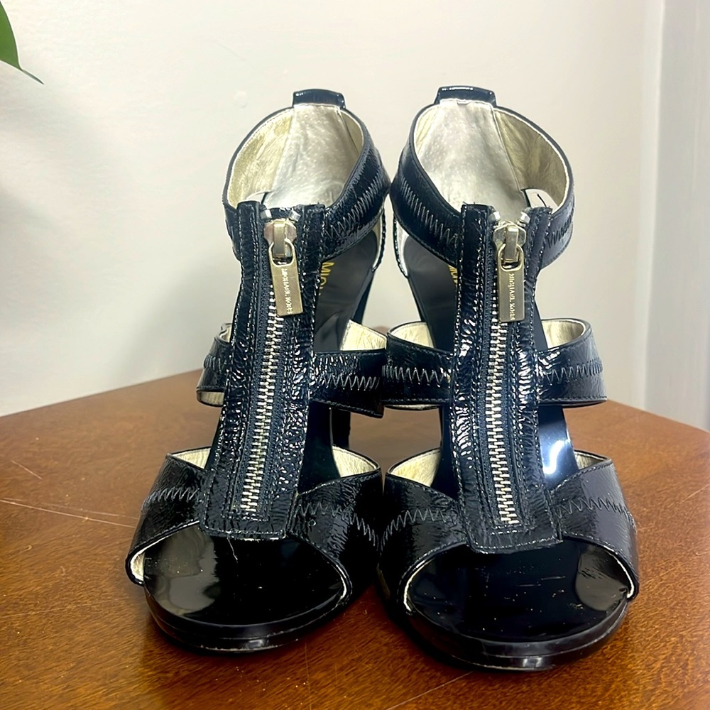 Michael Kors heel - Picture 2 of 5